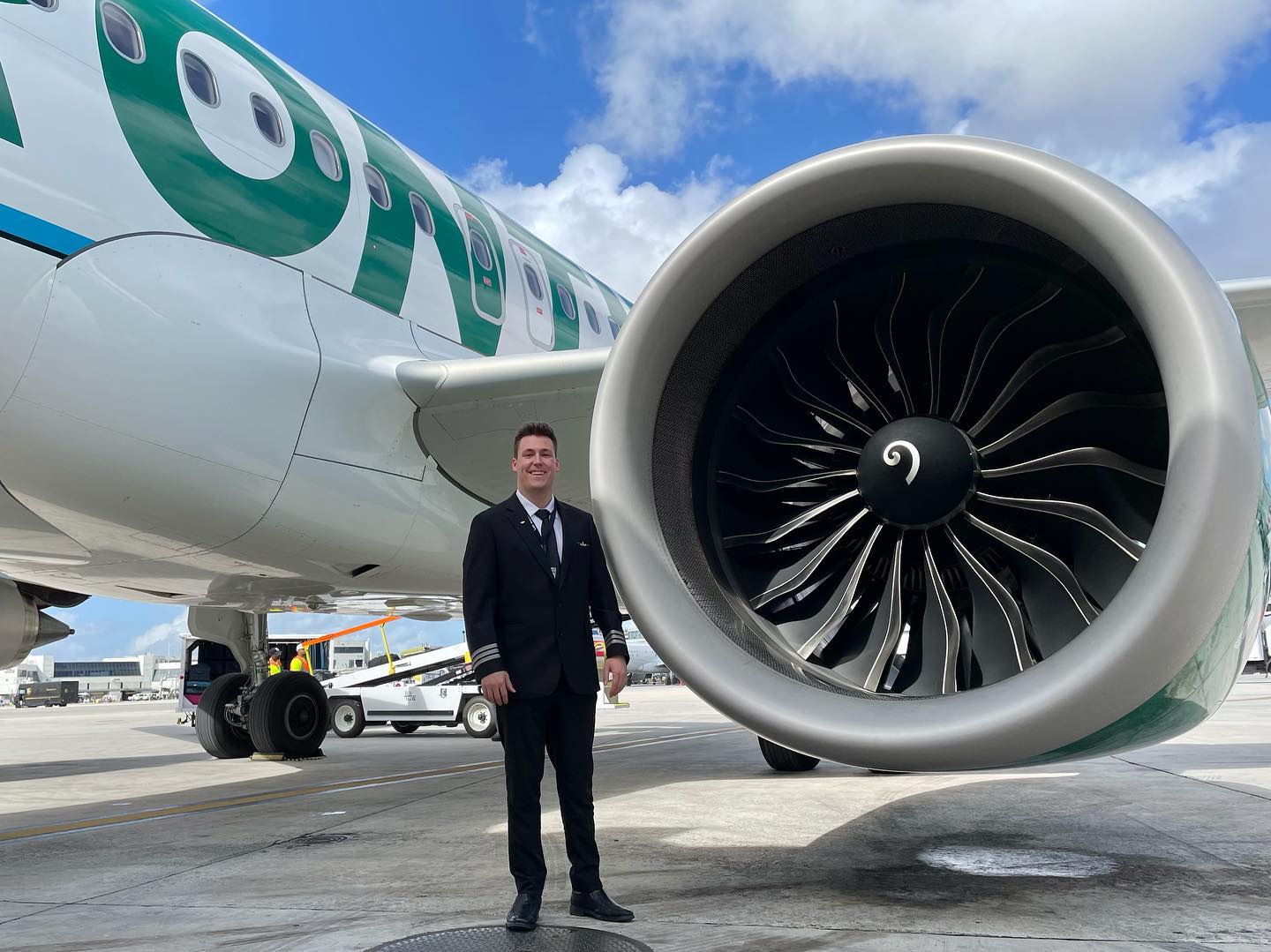 Jack Baker - Frontier Pilot, ATP Graduate